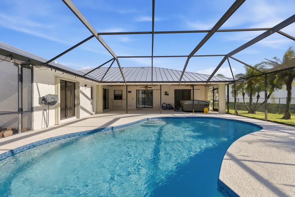 2373 SE Grand Drive Port St Lucie FL 34952