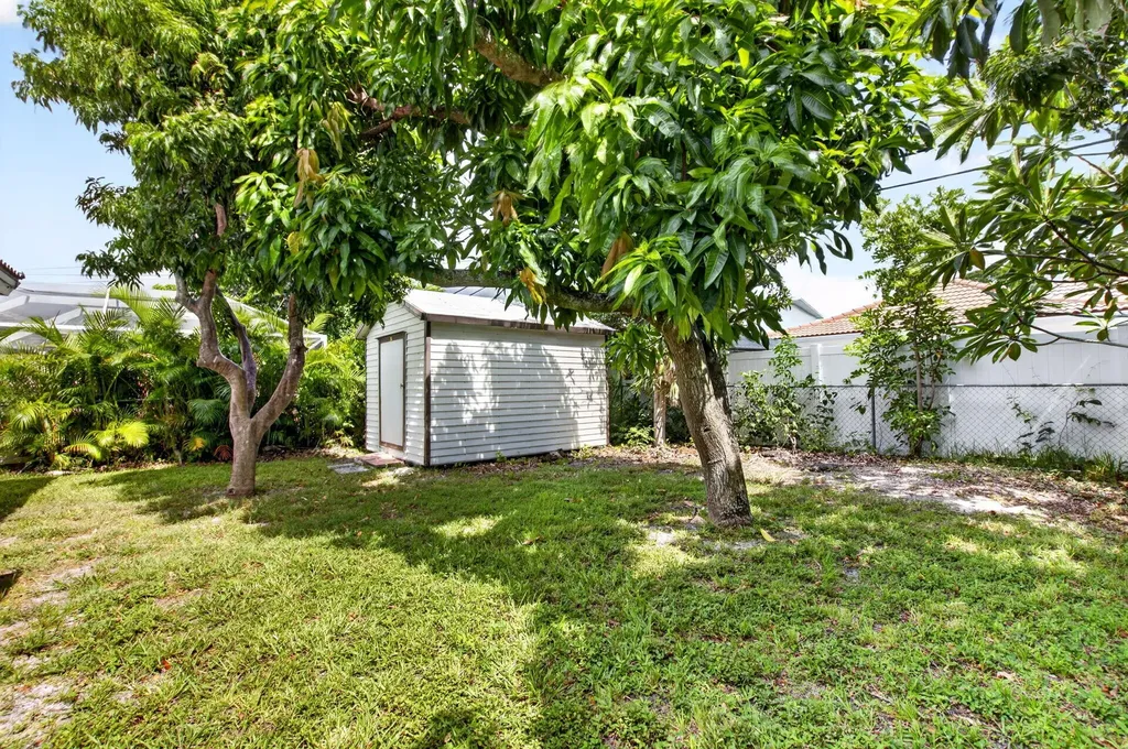 1011 SW 7th Street Boca Raton FL 33486