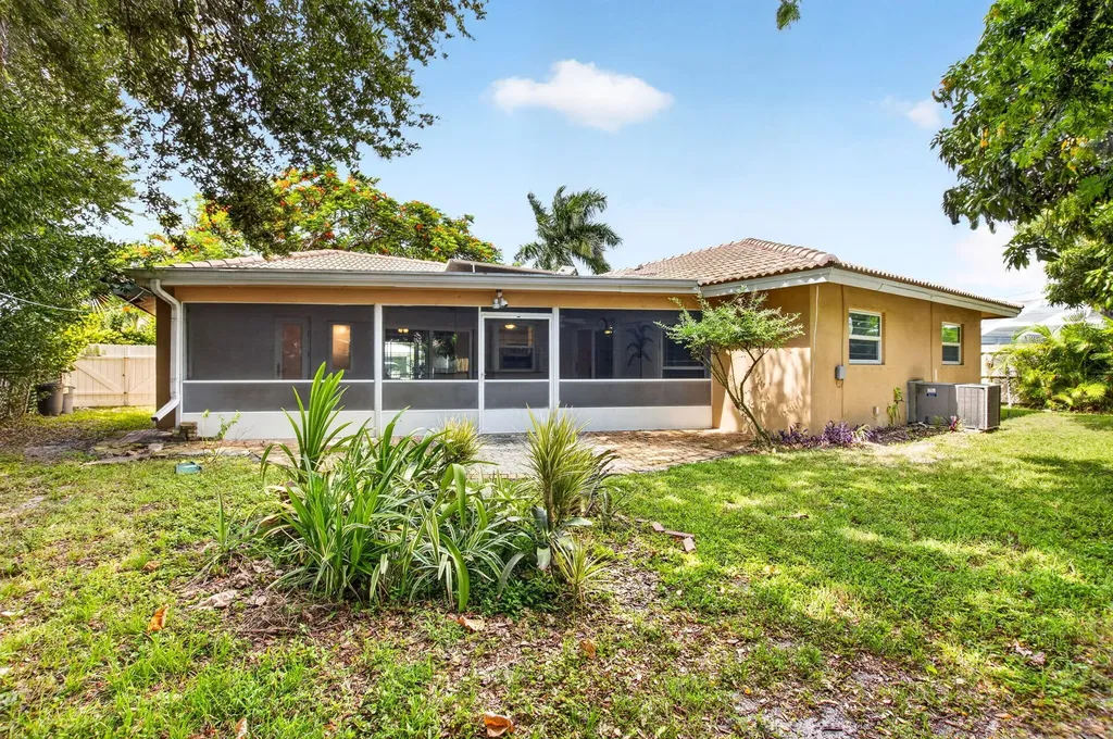 1011 SW 7th Street Boca Raton FL 33486