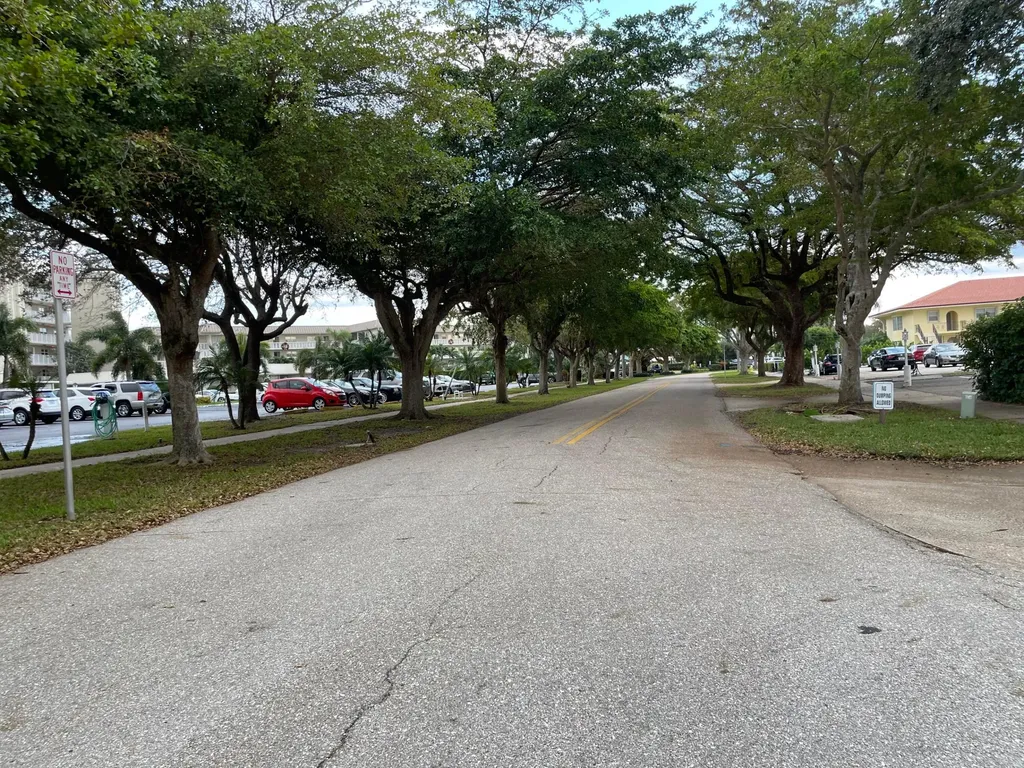 37 Yacht Club Drive North Palm Beach FL 33408