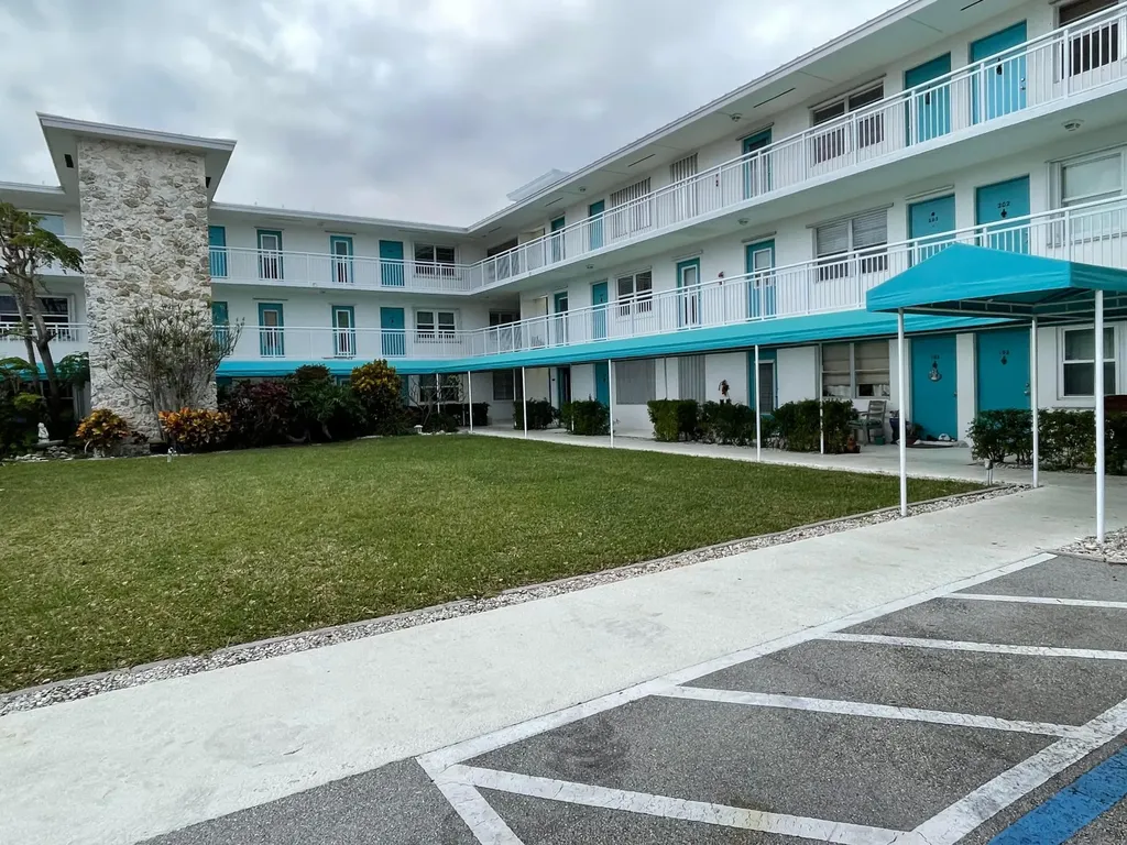 37 Yacht Club Drive North Palm Beach FL 33408