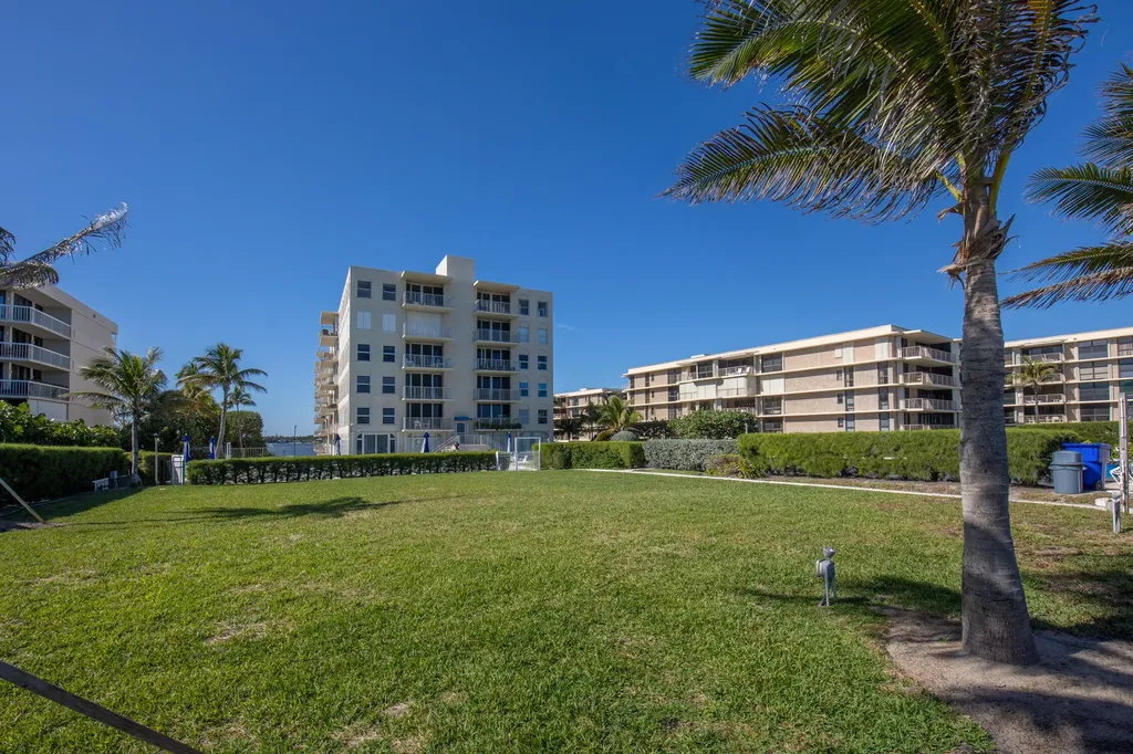3230 S Ocean Boulevard Palm Beach FL 33480