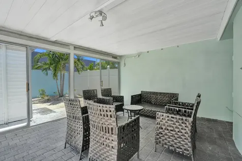 230 NE 45th Street Oakland Park FL 33334