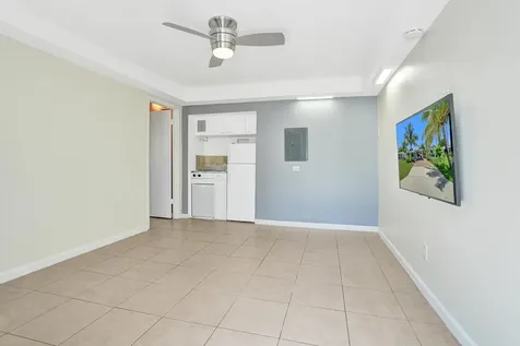 230 NE 45th Street Oakland Park FL 33334