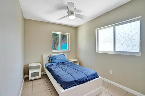230 NE 45th Street Oakland Park FL 33334