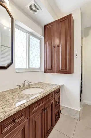 230 NE 45th Street Oakland Park FL 33334