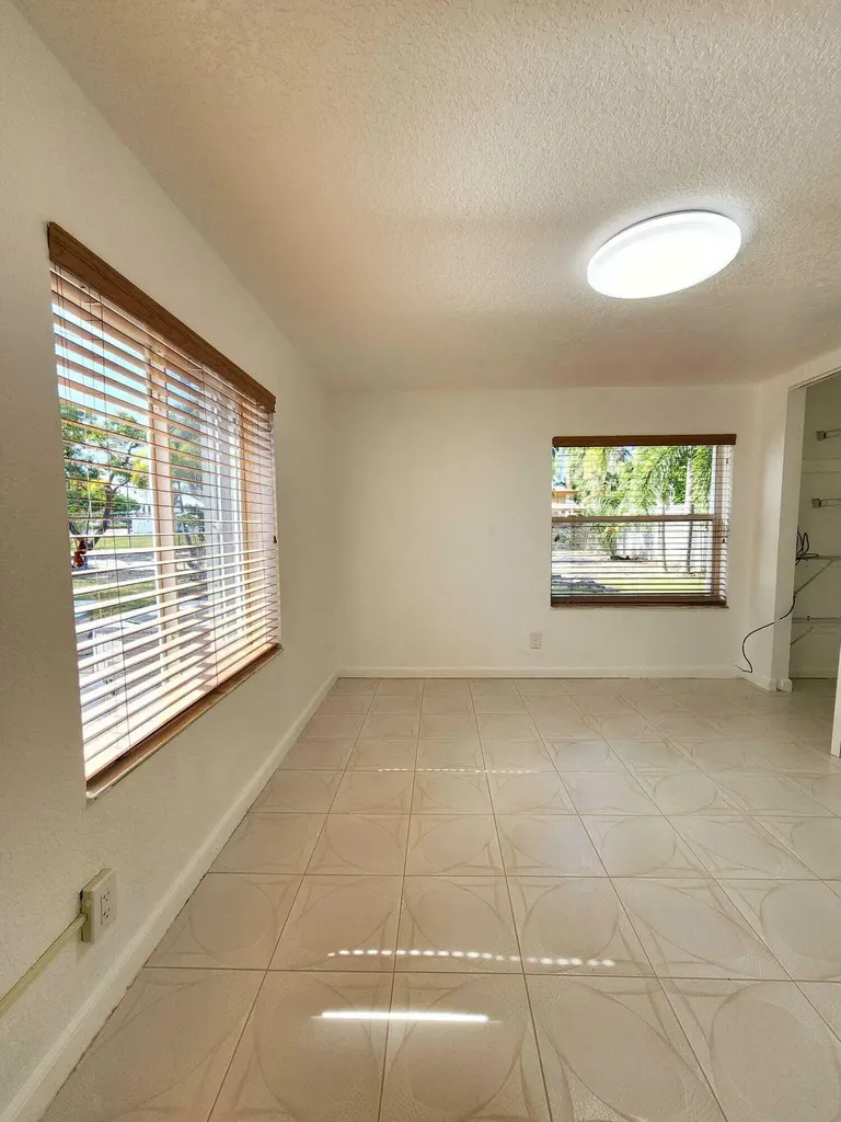 617 NE 8th Avenue Boynton Beach FL 33435