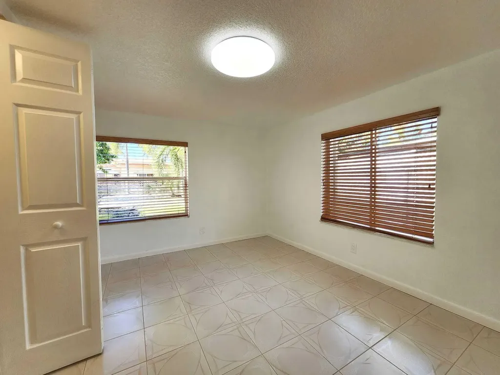 617 NE 8th Avenue Boynton Beach FL 33435