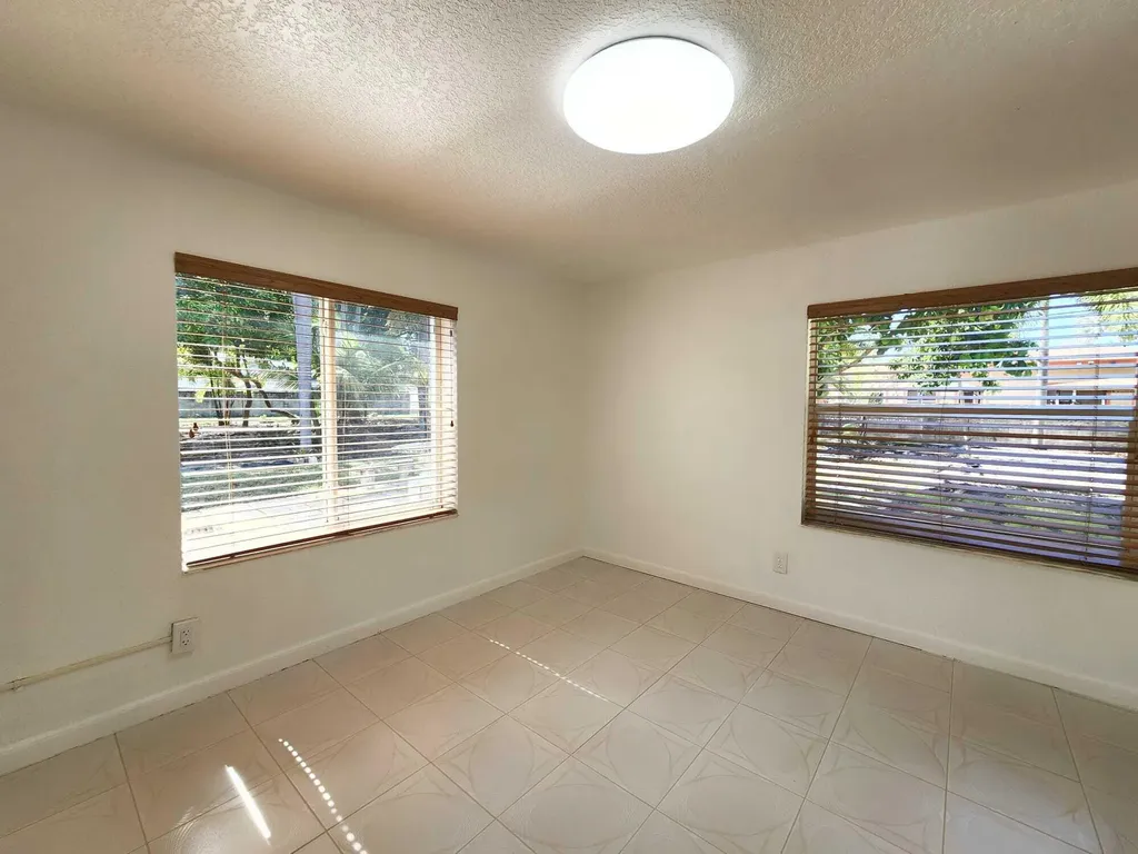 617 NE 8th Avenue Boynton Beach FL 33435