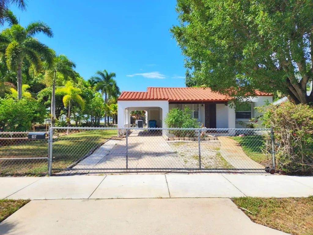 617 NE 8th Avenue Boynton Beach FL 33435