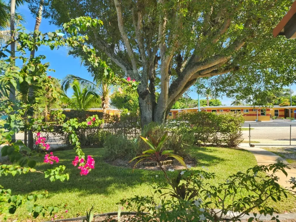617 NE 8th Avenue Boynton Beach FL 33435
