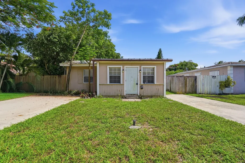 2530 Adams Street Hollywood FL 33020