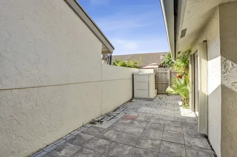 3066 S Oakland Forest Drive Oakland Park FL 33309