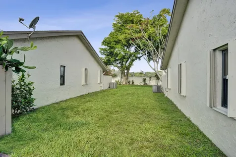 3066 S Oakland Forest Drive Oakland Park FL 33309