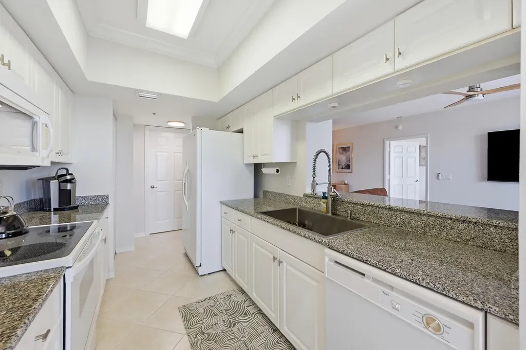 2880 NE 14th Street Causeway Pompano Beach FL 33062