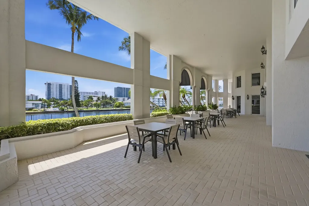 2880 NE 14th Street Causeway Pompano Beach FL 33062