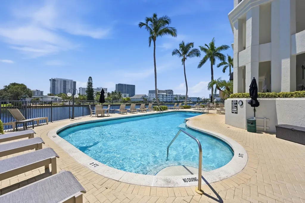 2880 NE 14th Street Causeway Pompano Beach FL 33062