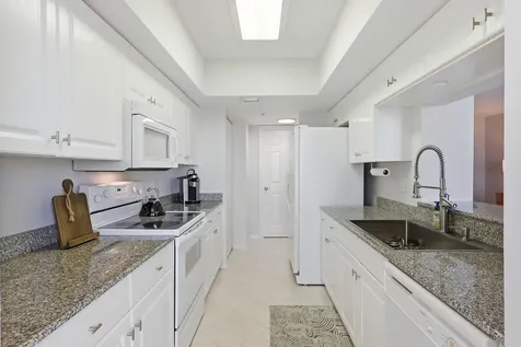 2880 NE 14th Street Causeway Pompano Beach FL 33062