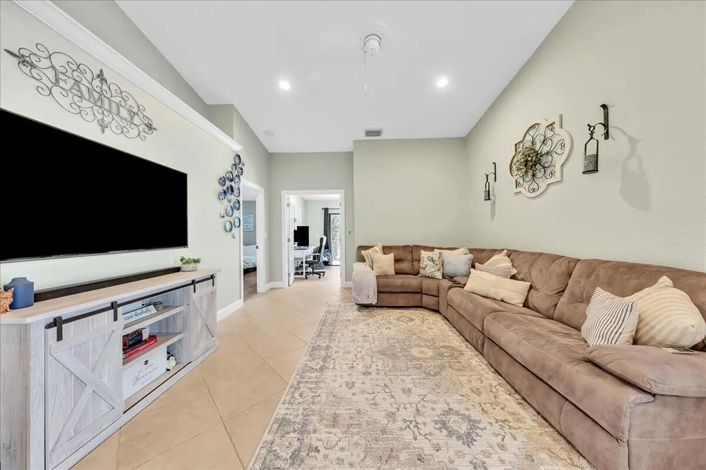 10003 NW 83rd Street Tamarac FL 33321