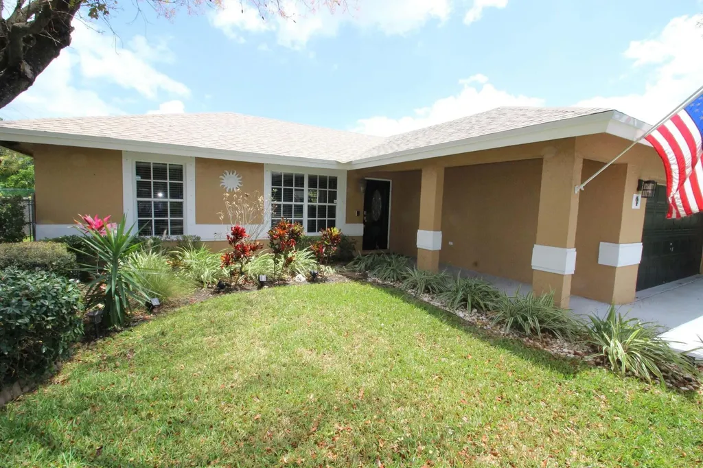 147 NW 10th Avenue Delray Beach FL 33444