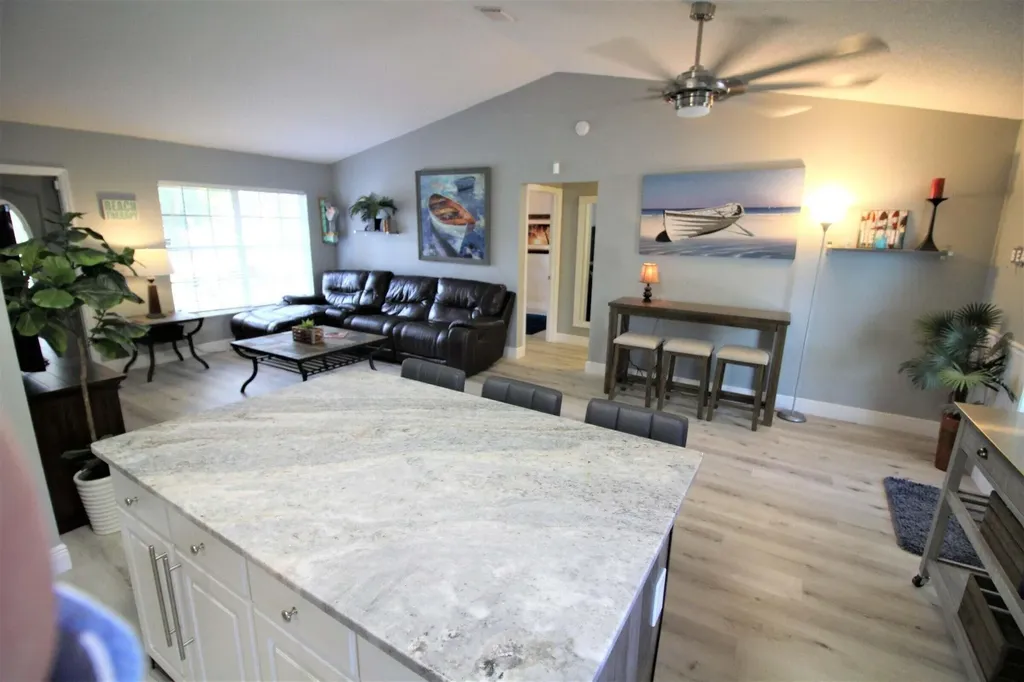 147 NW 10th Avenue Delray Beach FL 33444