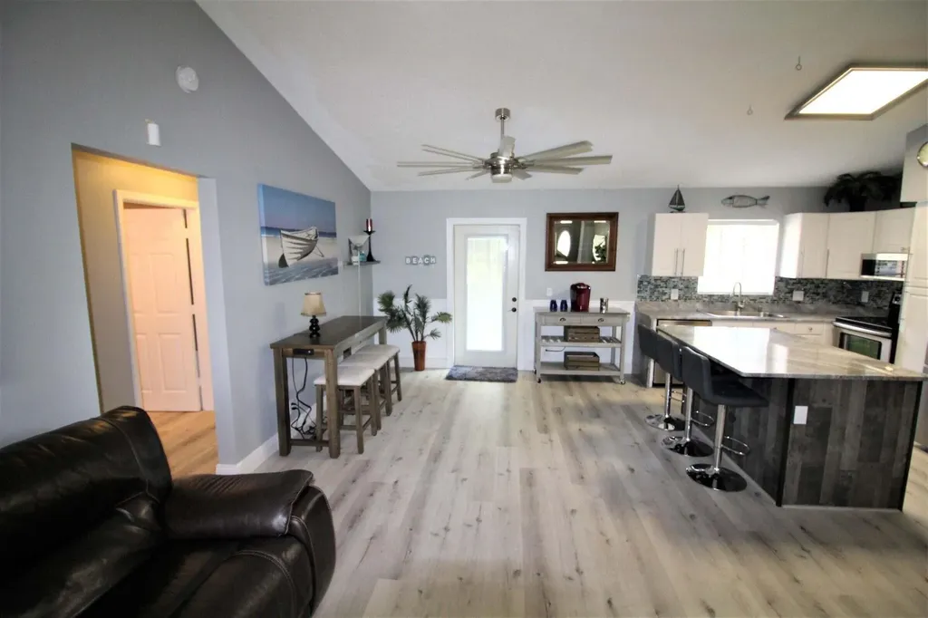 147 NW 10th Avenue Delray Beach FL 33444