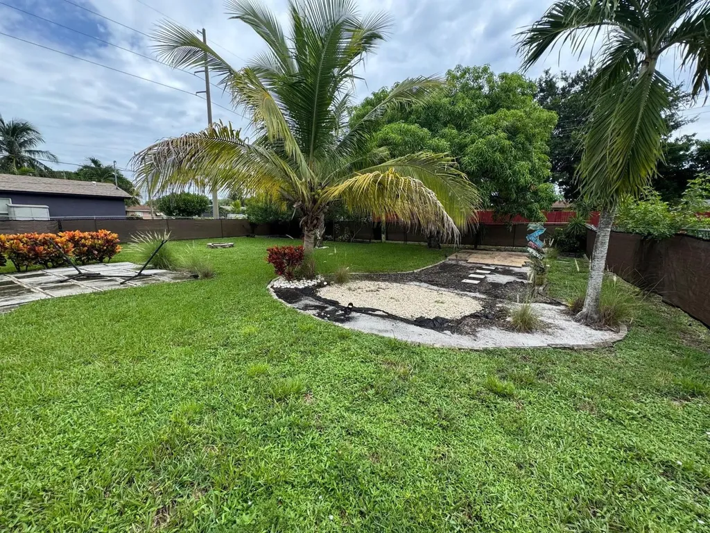 147 NW 10th Avenue Delray Beach FL 33444