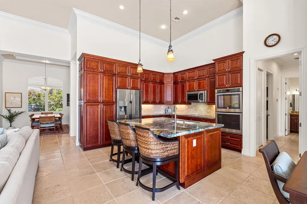 2760 NE 51st Street Lighthouse Point FL 33064