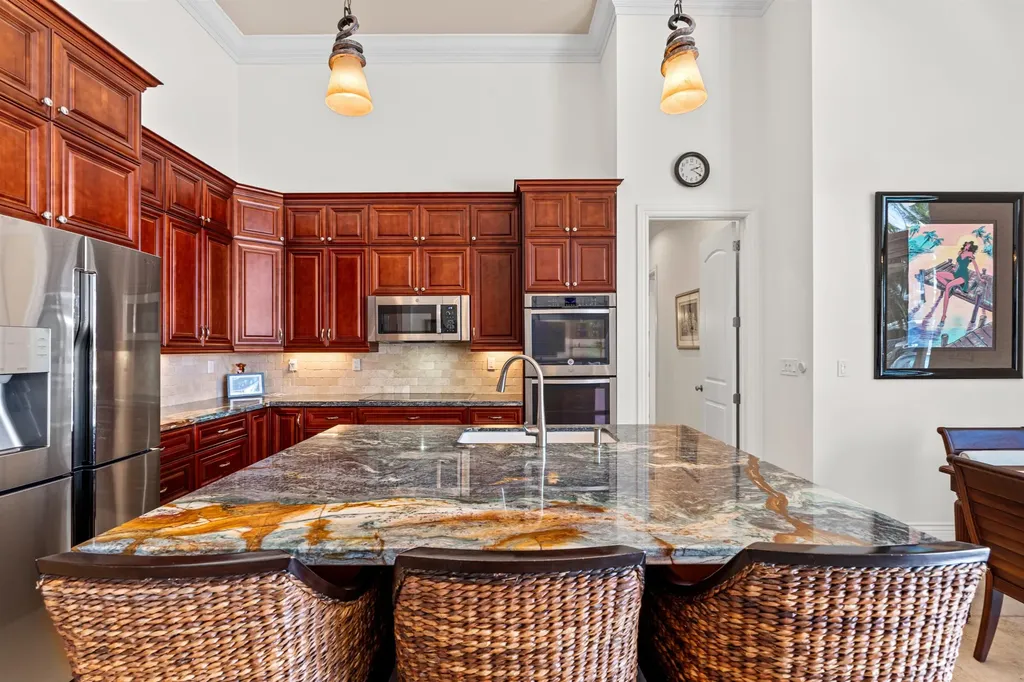 2760 NE 51st Street Lighthouse Point FL 33064