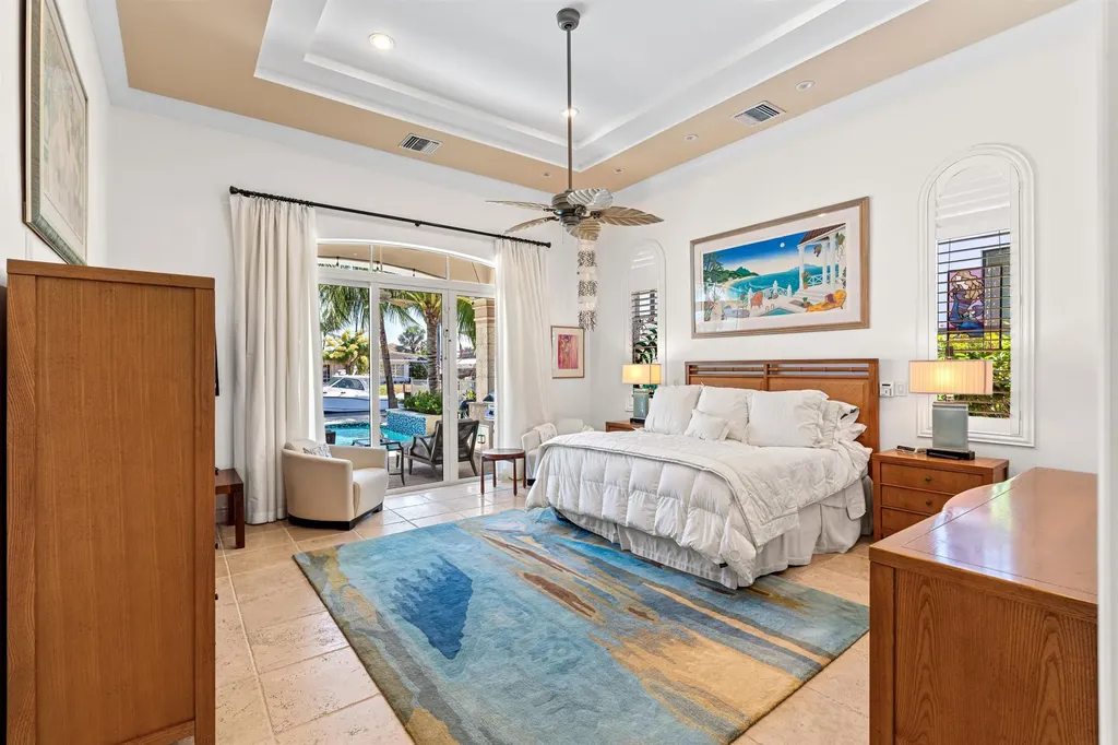 2760 NE 51st Street Lighthouse Point FL 33064