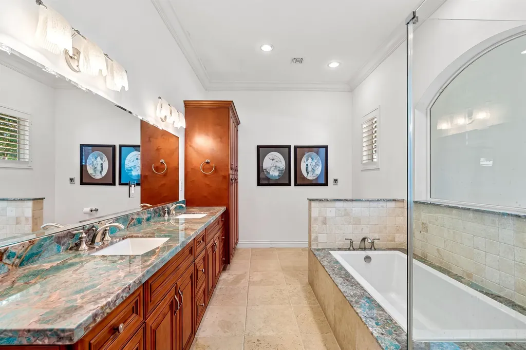 2760 NE 51st Street Lighthouse Point FL 33064