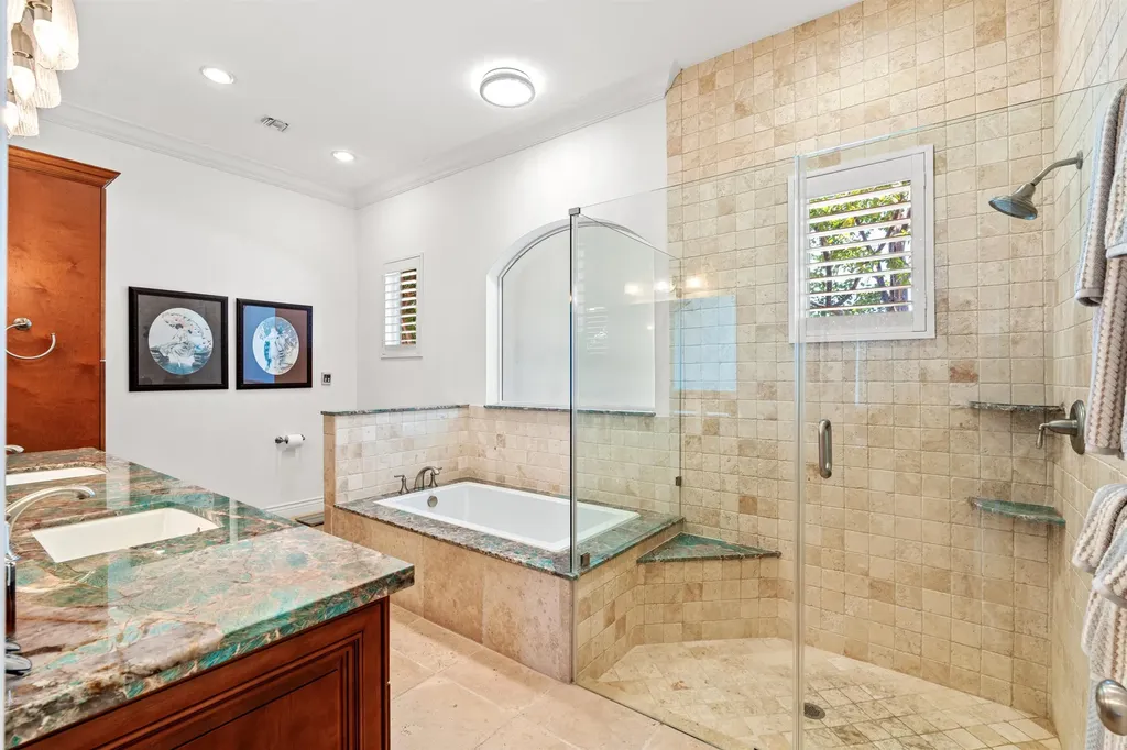 2760 NE 51st Street Lighthouse Point FL 33064