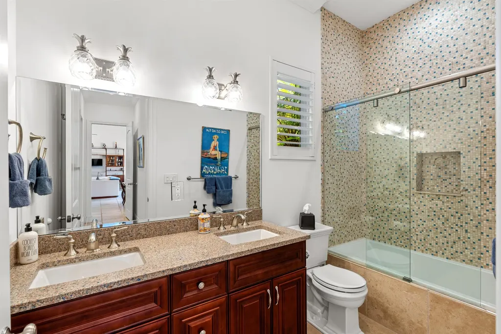 2760 NE 51st Street Lighthouse Point FL 33064