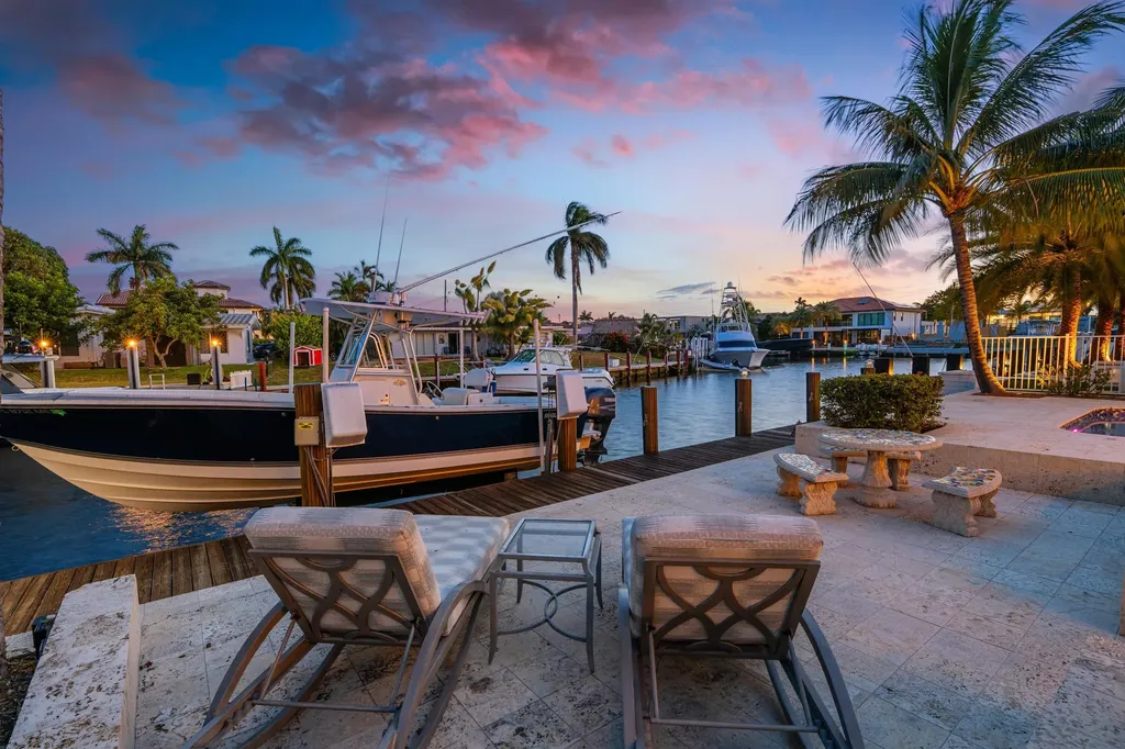 2760 NE 51st Street Lighthouse Point FL 33064
