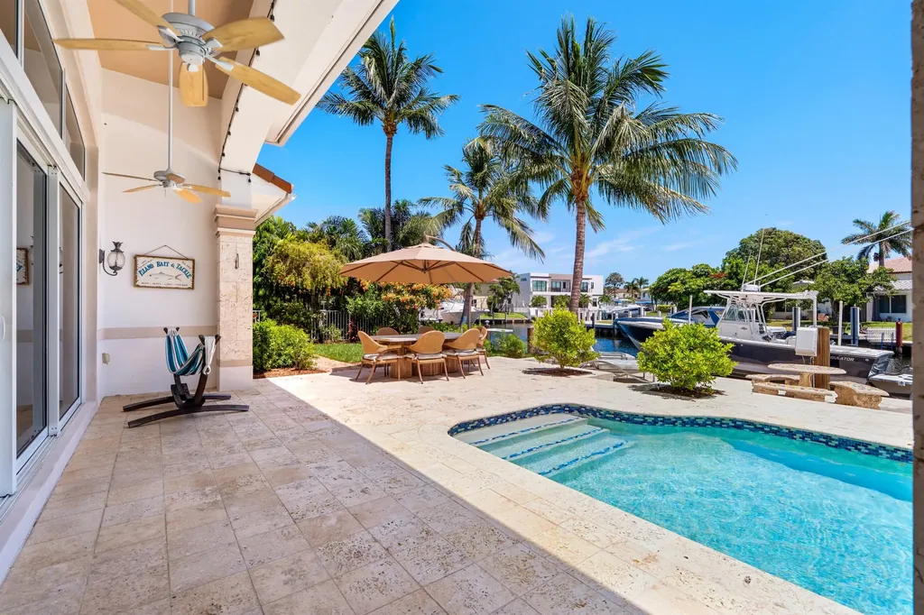 2760 NE 51st Street Lighthouse Point FL 33064