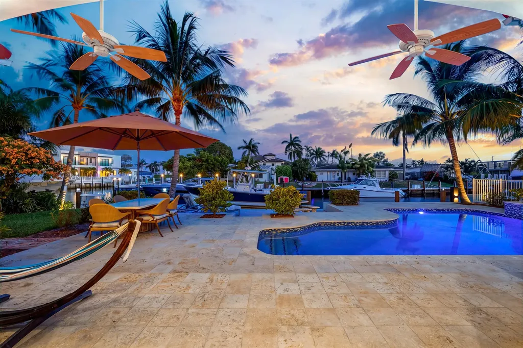 2760 NE 51st Street Lighthouse Point FL 33064