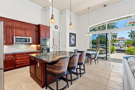 2760 NE 51st Street Lighthouse Point FL 33064