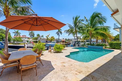 2760 NE 51st Street Lighthouse Point FL 33064