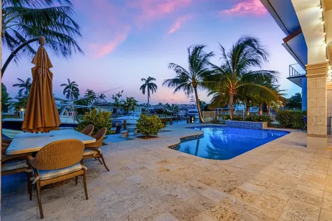 2760 NE 51st Street Lighthouse Point FL 33064