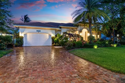 2760 NE 51st Street Lighthouse Point FL 33064