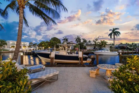 2760 NE 51st Street Lighthouse Point FL 33064