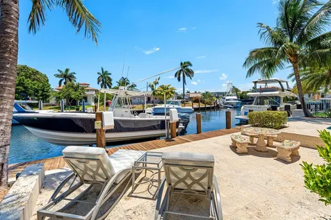 2760 NE 51st Street Lighthouse Point FL 33064