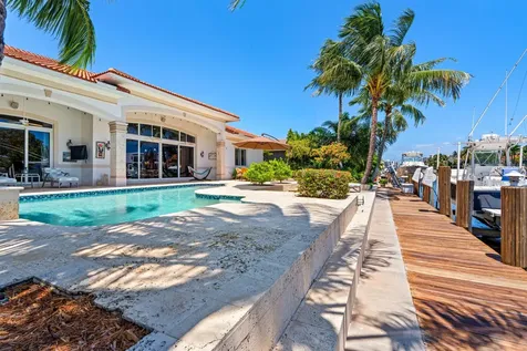 2760 NE 51st Street Lighthouse Point FL 33064