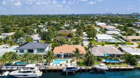 2760 NE 51st Street Lighthouse Point FL 33064