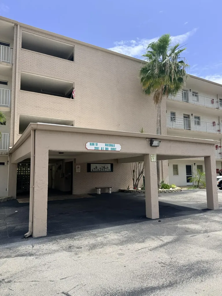 2601 NE 3rd Court Boynton Beach FL 33435