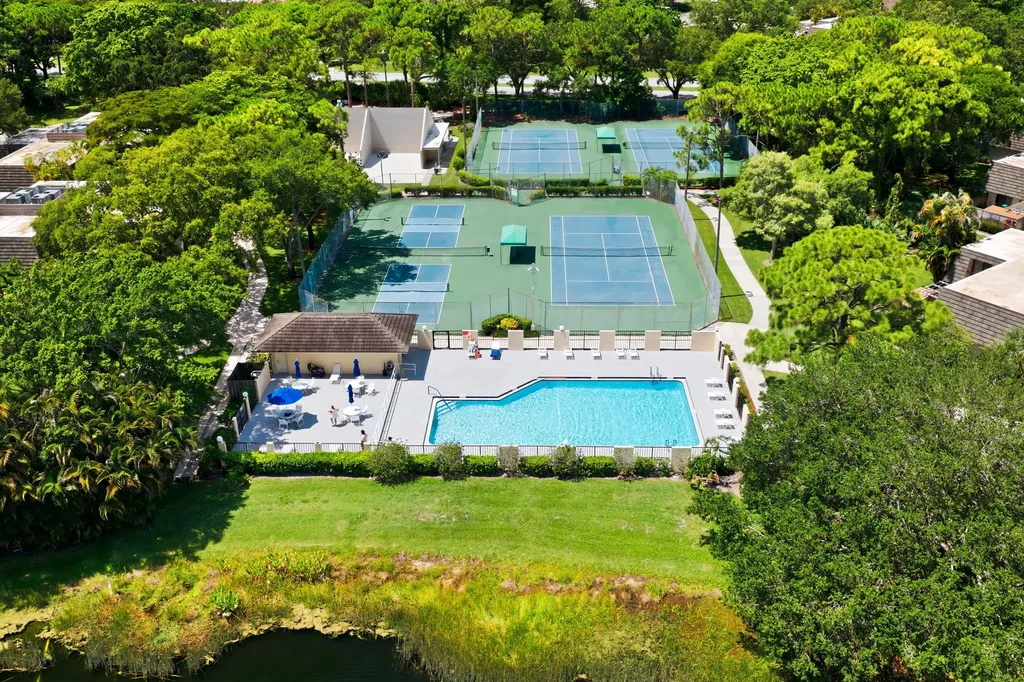 605 6th Terrace Palm Beach Gardens FL 33418