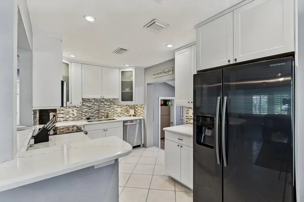 800 SW 19th Street Fort Lauderdale FL 33315