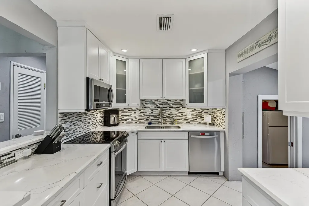 800 SW 19th Street Fort Lauderdale FL 33315