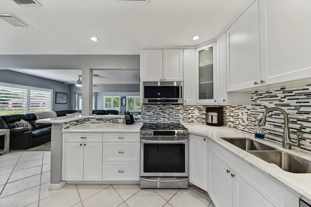 800 SW 19th Street Fort Lauderdale FL 33315