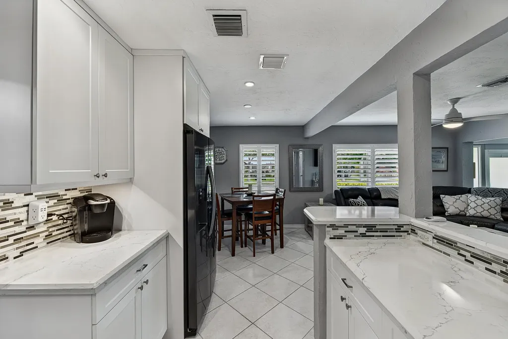 800 SW 19th Street Fort Lauderdale FL 33315